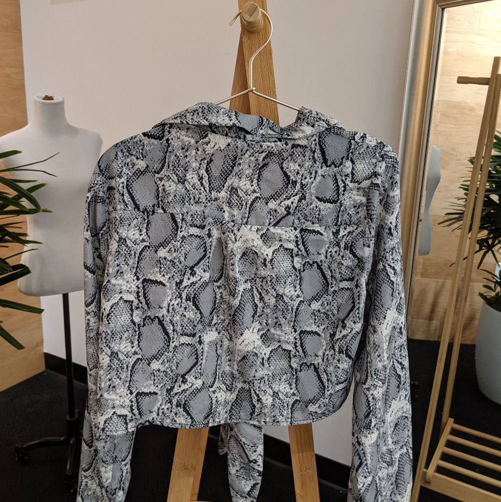 Snake Crop Tie Blouse - Picture 2 of 2